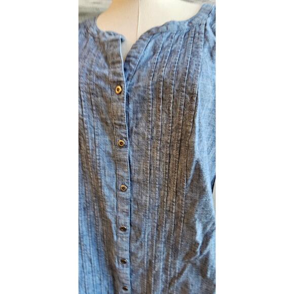 J. Jill Women's Pleated Button Front Chambray Tunic Shirt Size M Petite Blue - Picture 2 of 6